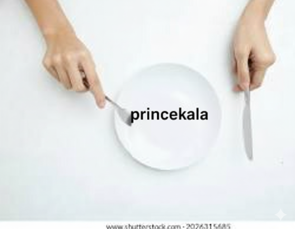 تصویری ترکیبی از سناریوهای نیاز به ضدعفونی مضاعف: قاشق کودک، قاشق کنار گوشت خام و قاشق افتاده روی زمین.